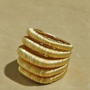 Elegant Gold-Toned Women's Ring